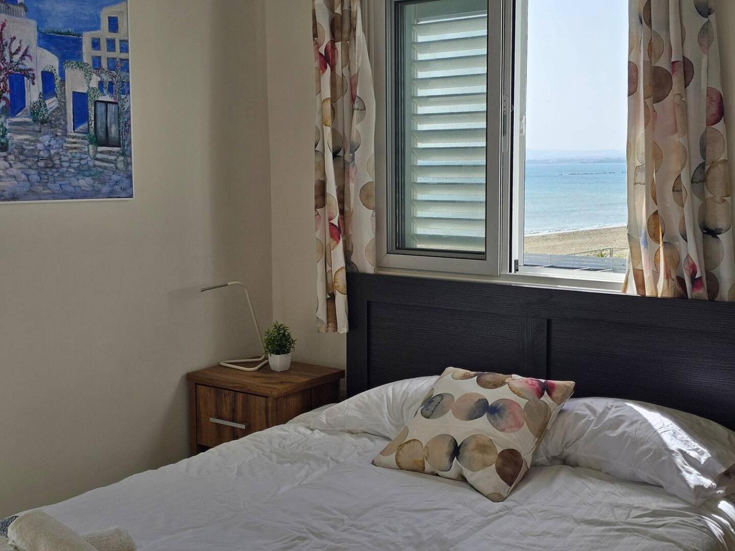 Ammos Beachfront Villa Paradise Ларнака Екстер'єр фото