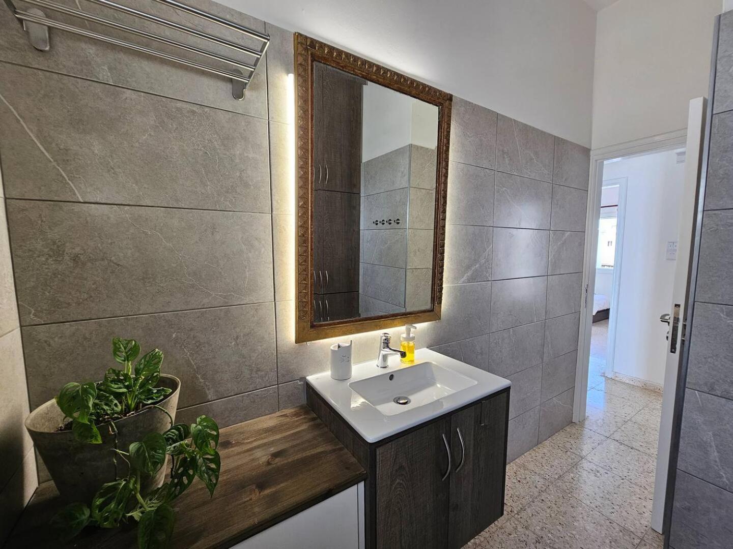 Ammos Beachfront Villa Paradise Ларнака Екстер'єр фото