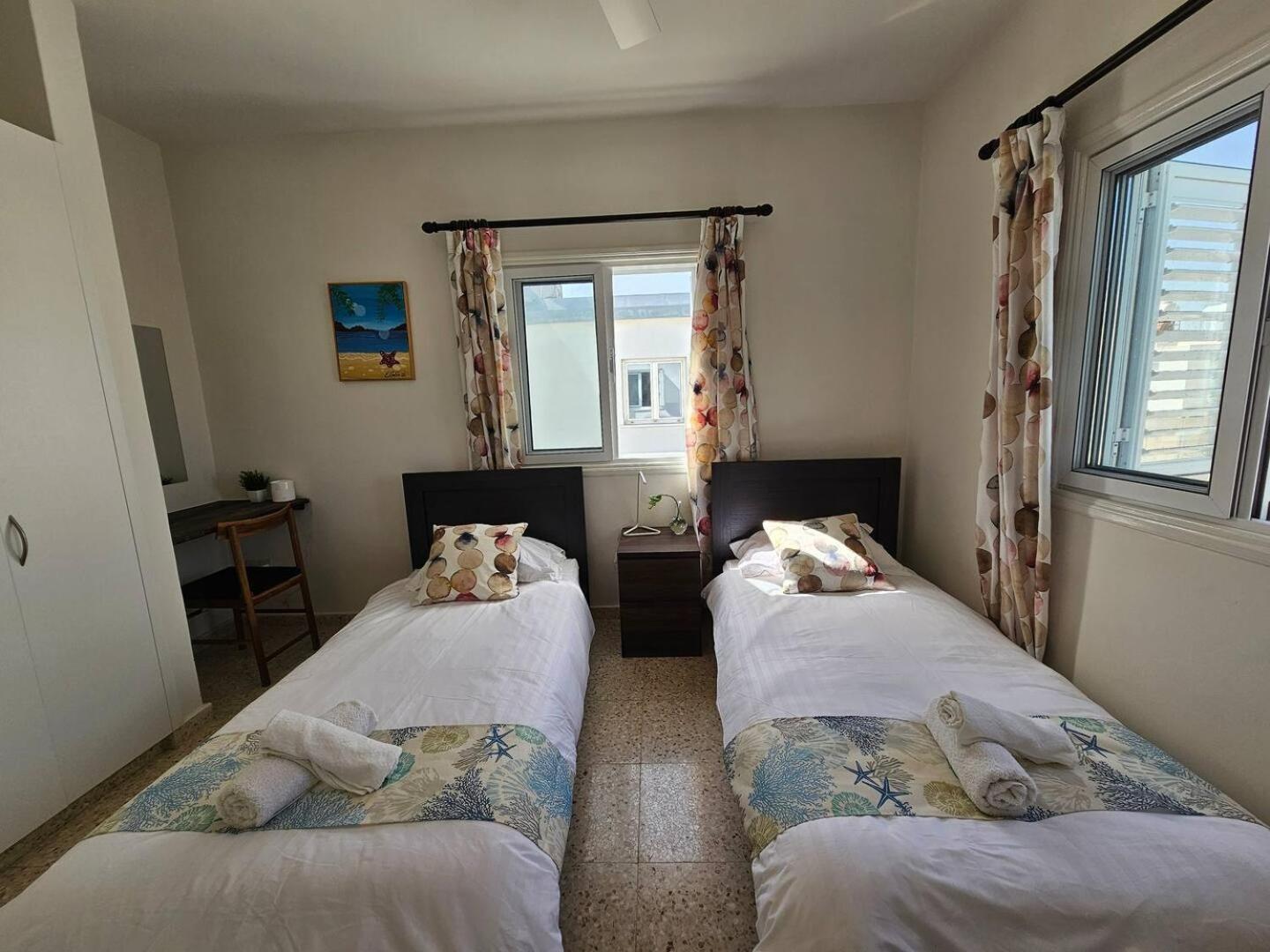 Ammos Beachfront Villa Paradise Ларнака Екстер'єр фото