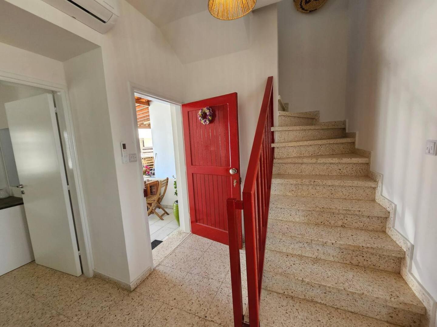 Ammos Beachfront Villa Paradise Ларнака Екстер'єр фото