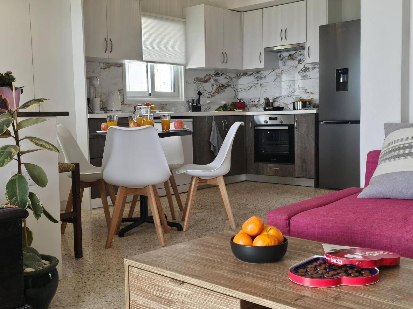 Ammos Beachfront Villa Paradise Ларнака Екстер'єр фото