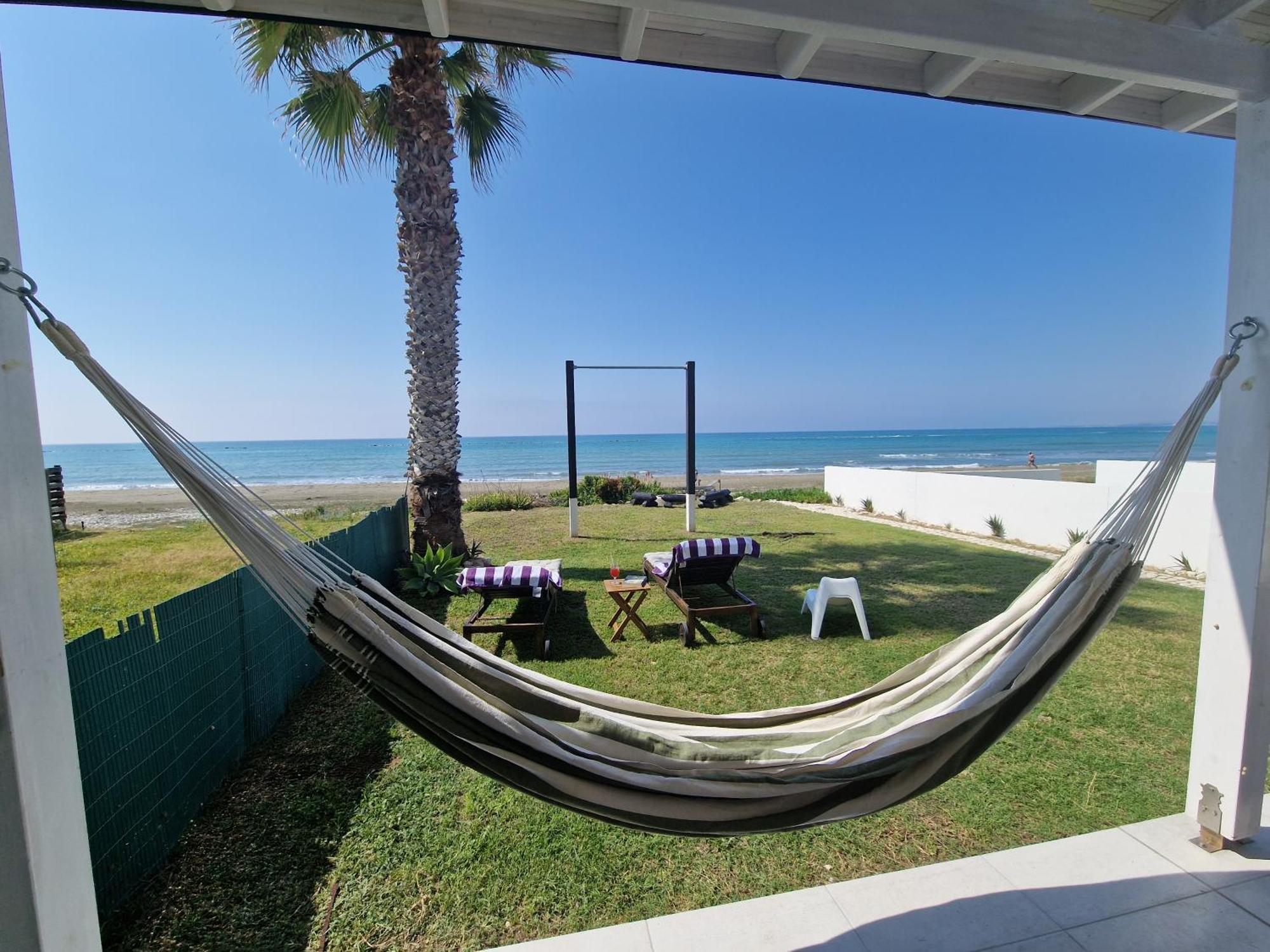 Ammos Beachfront Villa Paradise Ларнака Екстер'єр фото