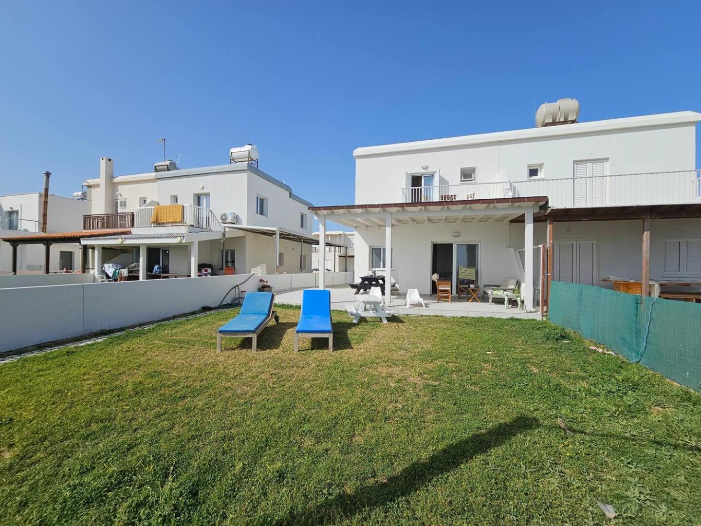 Ammos Beachfront Villa Paradise Ларнака Екстер'єр фото